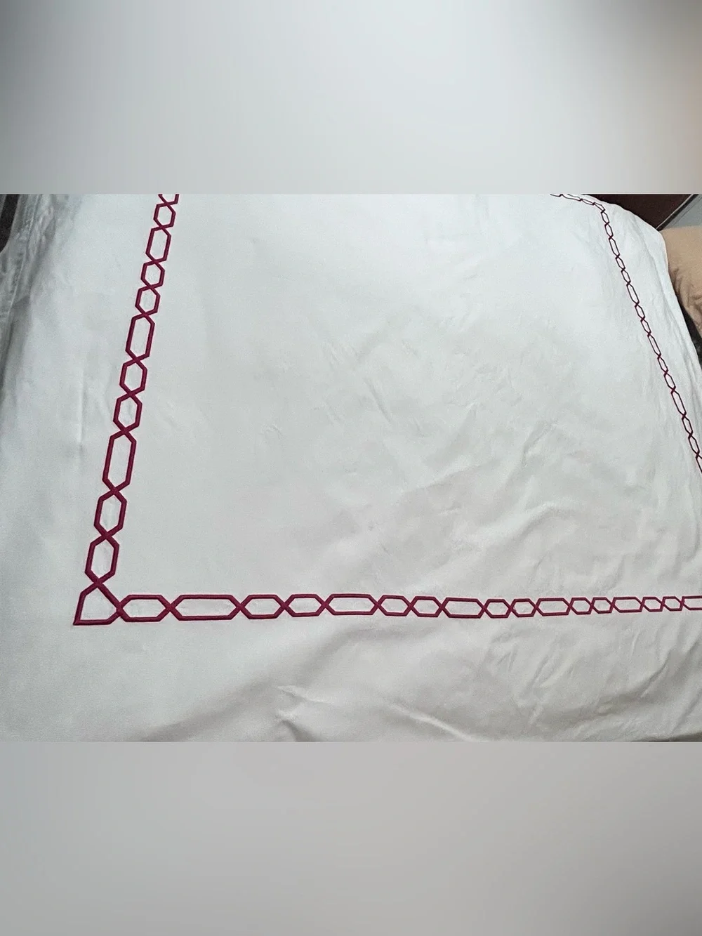 Pottery Barn  hotel shower curtain White Red Embroidery heavy cotton 72x72 in.